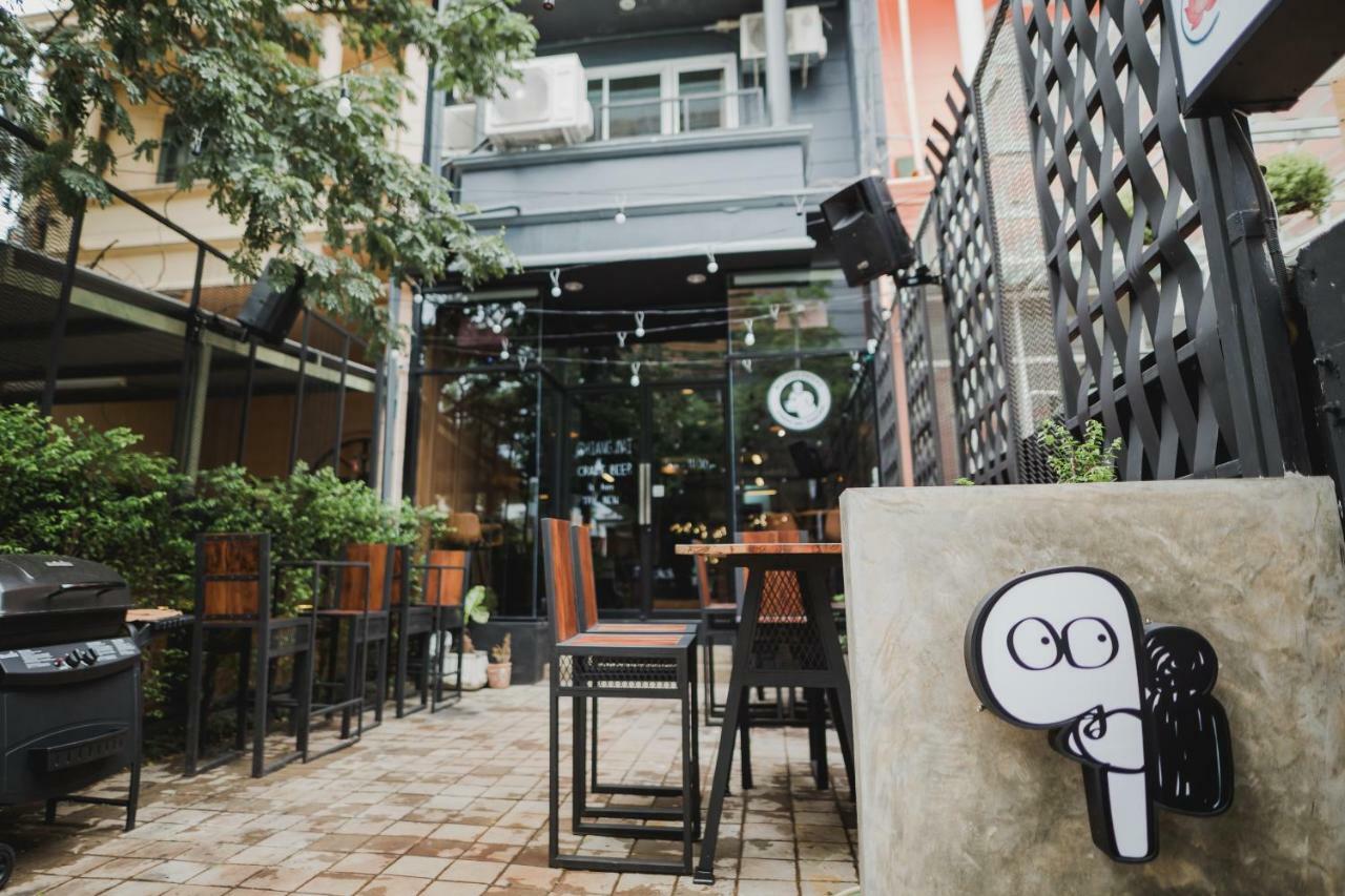 No.9 Hostel & Cafe Chiang Mai Esterno foto